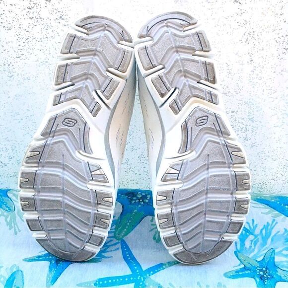 KAWII Swarovski Crystal Custom Skechers🦋💕🌺💝🦋 - Picture 9 of 13